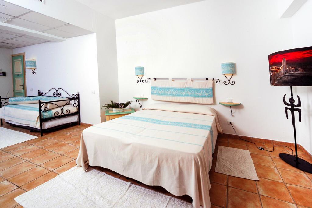 La Plage Noire Resort Marina di Sorso Chambre photo