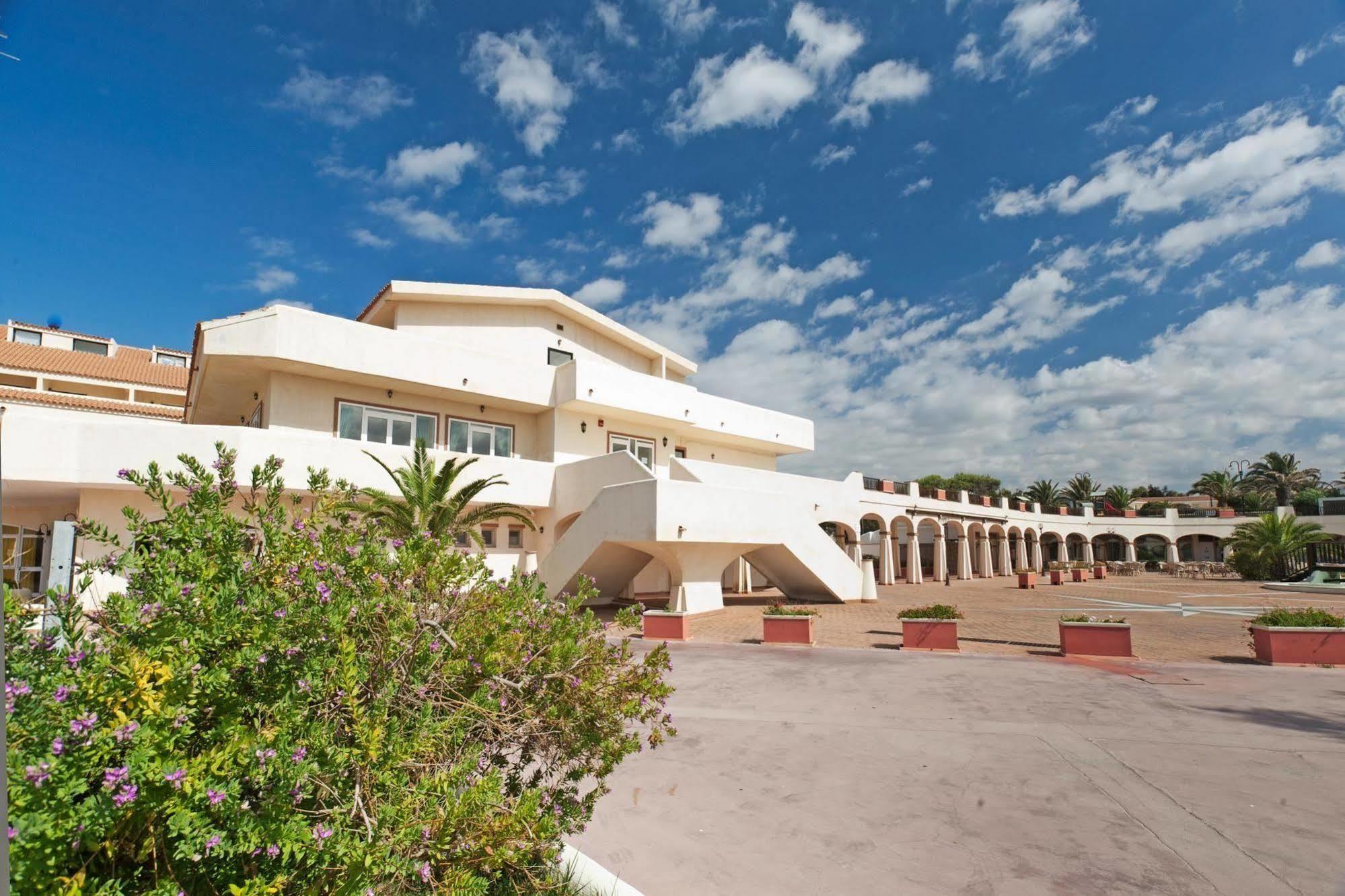 La Plage Noire Resort Marina di Sorso Extérieur photo