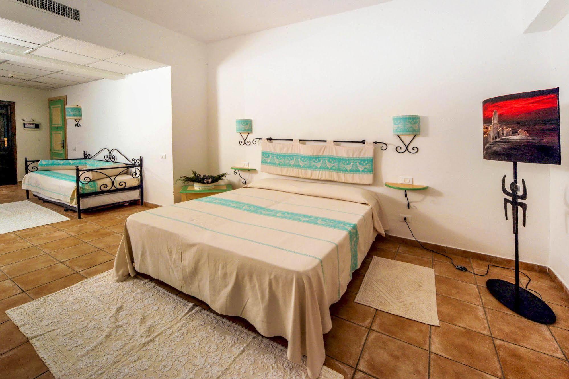 La Plage Noire Resort Marina di Sorso Extérieur photo